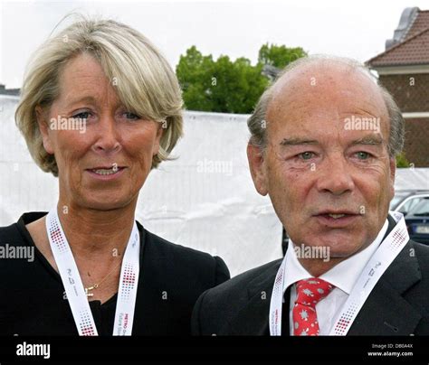 claudia schiffer parents.